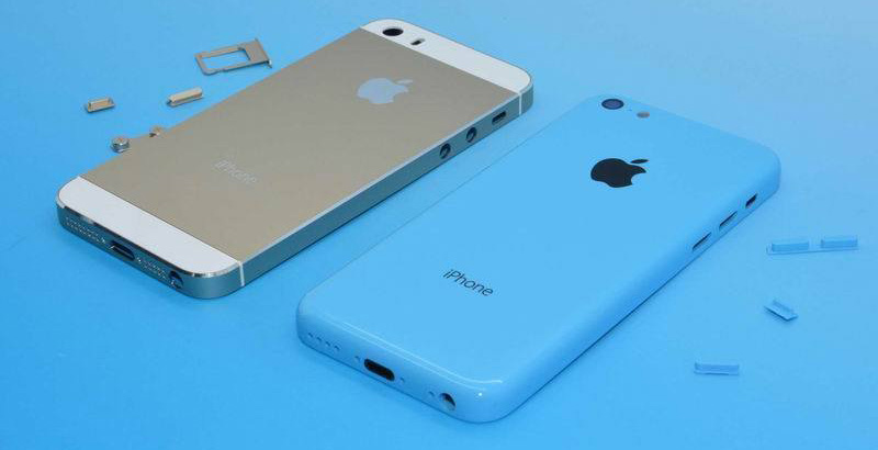 iPhone 5S doré et 5C bleu