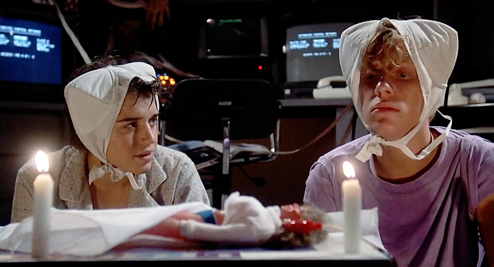 Wyatt Donnelly (Ilan Mitchell-Smith) et Gary Wallace (Anthony Michæl Hall) dans Weird Science (Image : Universal Pictures).
