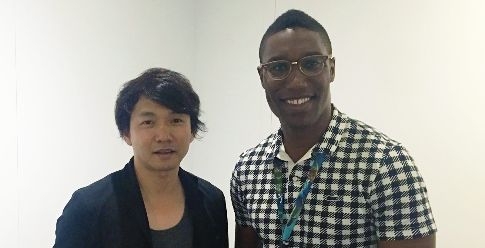 Le concepteur de jeu vidéo Fumito Ueda et notre chroniqueur Carl-Edwin Michel.