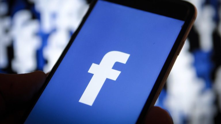 Facebook est encore dans l'eau chaude après avoir été mêlé à une histoire de récupération de données bancaires et de santé d'utilisateurs de certaines applications