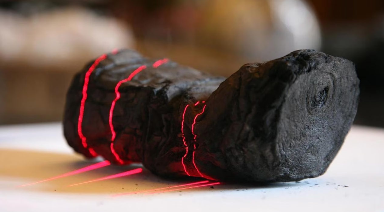 Papyrus antique carbonisé par le Vésuve lu grâce à l’intelligence artificielle
