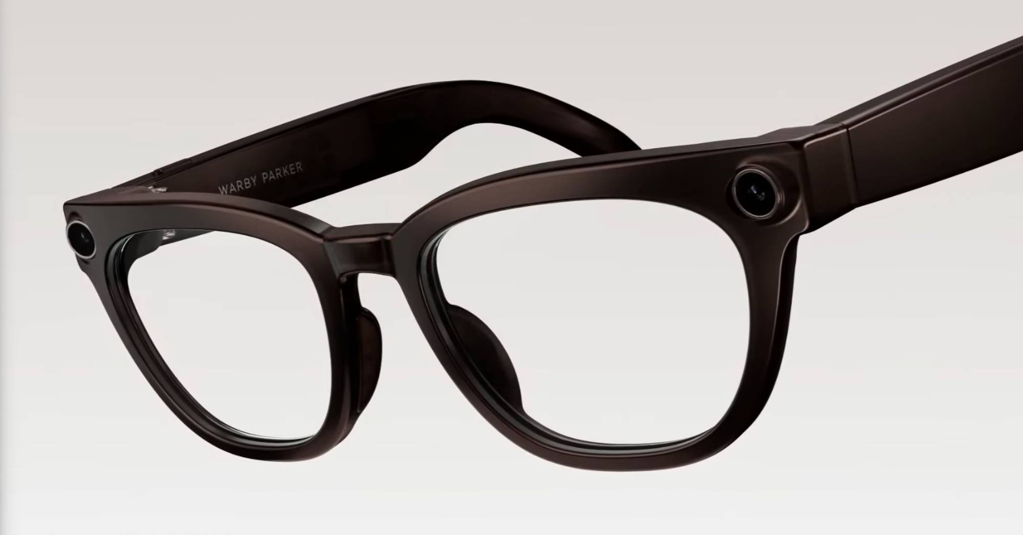 Lunettes intelligentes Samsung à monture brune conçues avec Warby Parker