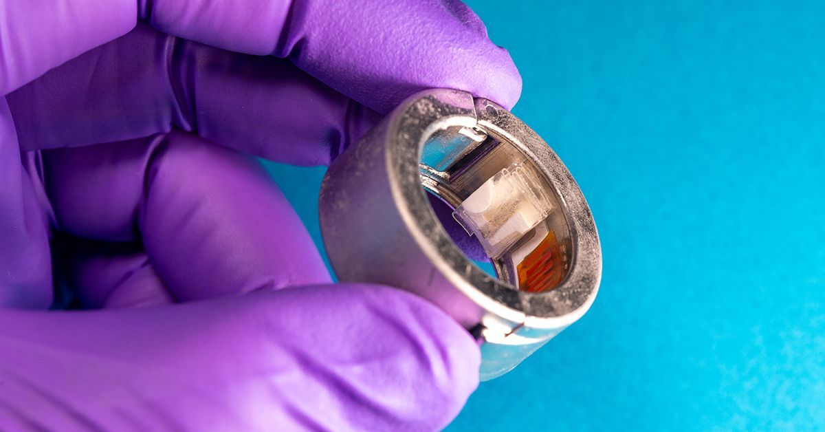 Bague connectée CHARM capable d’analyser le glucose et d’autres biomarqueurs dans la sueur du doigt