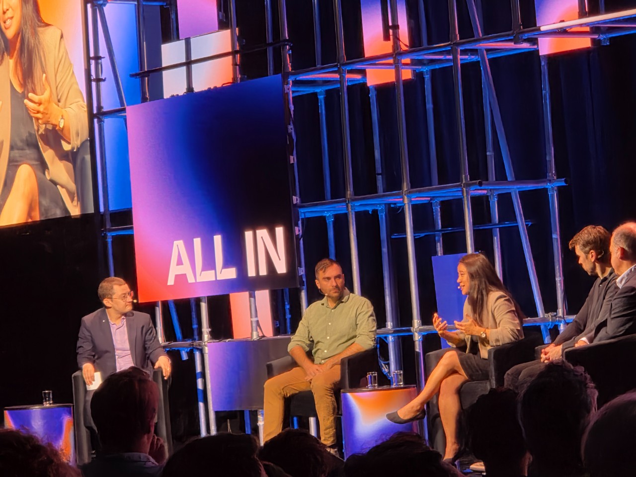 Discussion sur l’apprentissage des robots et des systèmes autonomes à ALL IN Montréal 2026.