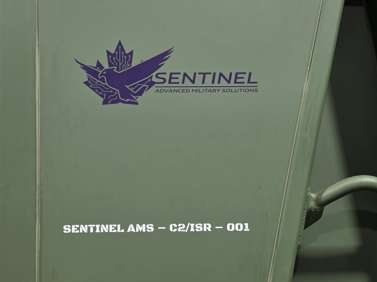 Porte du prototype C2 ISR 001 de Sentinel Advanced Military Solutions à Châteauguay