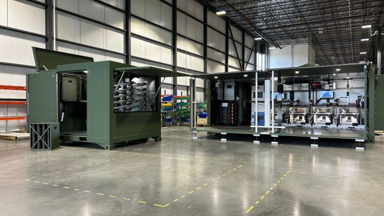 Module ForgeX ouvert de Sentinel avec atelier de fabrication et systèmes de stockage pour drones