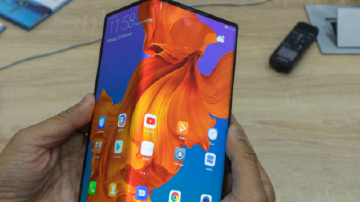 Mate X : le smartphone pliable aperçu dans les mains du PDG de Huawei