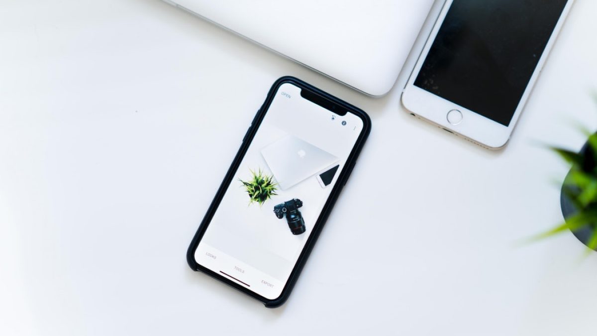 iPhone-compact