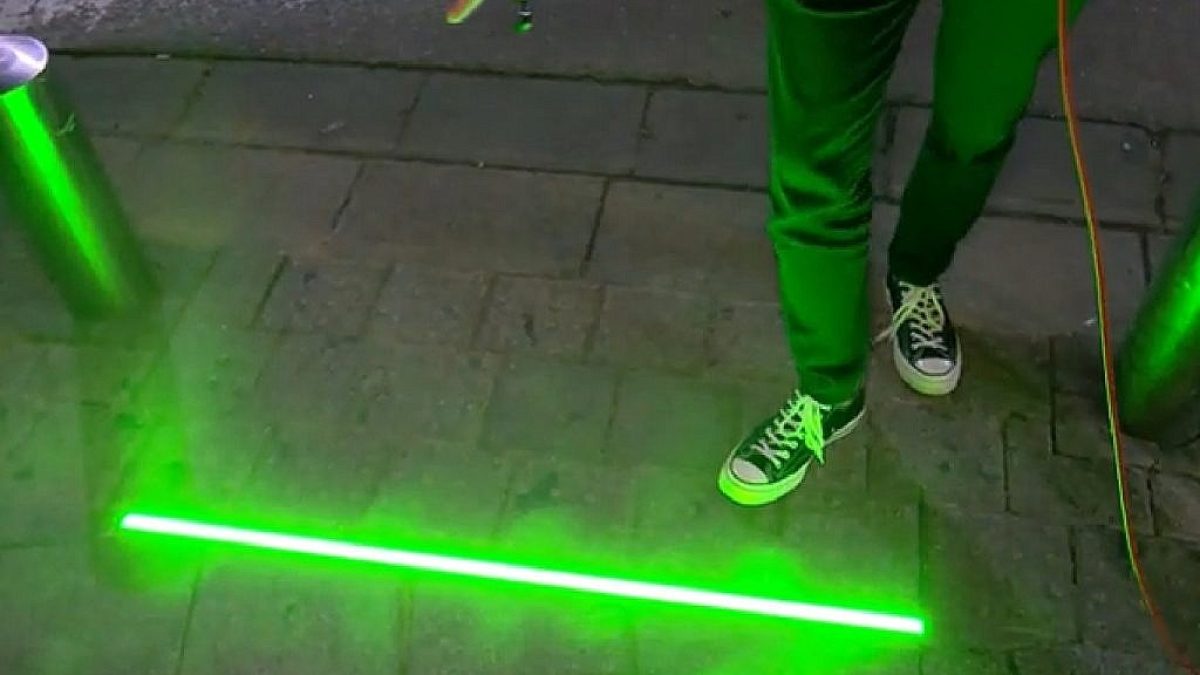 Les piétons accros de leur téléphone pourront voir les feux de signalisation au sol en Israël
