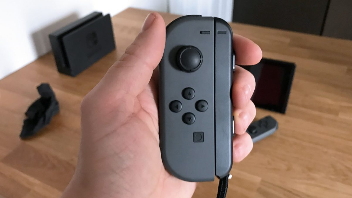Les Joy-Con sont très petites (et je n'ai pas les plus grandes mains au monde).