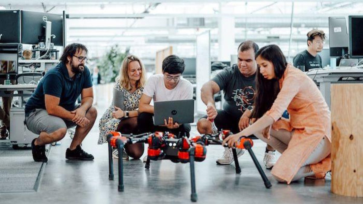 Facebook développe ses propres robots