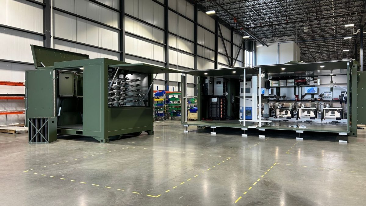 Module ForgeX ouvert de Sentinel avec atelier de fabrication et systèmes de stockage pour drones
